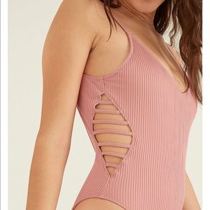 NWT‼️ VS PINK STRAPPY SIDE RIBBED ONE-PIECE Swim